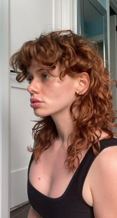 Shaggy Haircuts For Women, Shaggy Curly Hair, Curly Hair Color Ideas, Thick Locks, Curly Layers, Curly Hair Color, Long Or Short Hair, Androgynous Hair