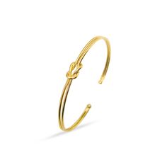 Thin gold bars with a "knot" decoration in the center Adjustable to wrist size 18k gold filled Very lightweight Gold Bars, Knit Mesh, Knot Bracelet, Mesh Bracelet, Gold Bar, The Knot, Lobster Clasp, Gold Filled, Knot