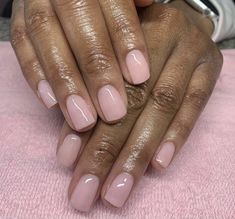 Gel Polish On Natural Nails Black Women, Natural Manicure Black Woman, Sns Nails Designs Ideas, Natural Overlay Nails, Nude Pink Gel Nails, Short Sns Nails Designs, Gel Overlay Nails Natural Short, Short Manicured Nails