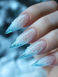 Winter Acrylic Nails: Festive Designs and Trends for 2024 Nails 2024 Winter Christmas, Icy Chrome Nails, Sharp Christmas Nails, Wedding Nails Winter, Elegant Xmas Nails, Acrylic Nails Winter Designs, Trend Nails 2025, Iridescent Christmas Nails, Fire And Ice Nail Designs