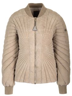 "Radiance Flight" down filled bomber jacket from Moncler + Rick Owens, crafted from longue saison garment-dyed nylon radial-quilted.Wool blend, ribbed collar and cuffs, zip closure, welt pockets with snap button closure, zipped inner pockets, ribbon with rivets on the back.Logo patch Rick Owens Women, Luxury Outerwear, Cropped Puffer Jacket, Flight Jacket, Band Collar, Yoga Wear, Jil Sander, Rick Owens, Down Jacket