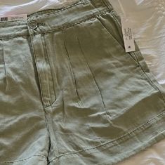 These Stylish Faded Cactus/Green Shorts By Joie Feature A Pleated Front And Button Closure, Making Them Perfect For Casual Wear. Back Slit Pockets. Waistband In The Back Is Elastic. Green Shorts, Women's Shorts, Casual Wear, Cactus, Womens Shorts, Elastic, Green, Women Shopping, How To Wear