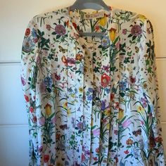 Gucci 100% Silk Blouse, Vintage, Floral Scarf Like. Size 46 , Women’s Lg, Faux Pearl Like Buttons Down The Front To The Side. And On Cuffs. Pure Beauty Gucci Top, Gucci Floral, Floral Scarf, Pure Beauty, Silk Blouse, Faux Pearl, Top Blouse, Gucci, Womens Tops