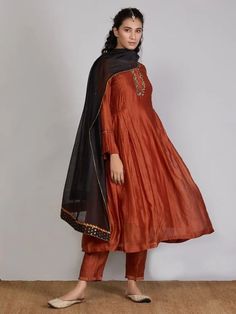 Kurti Models For Stitching, Kurti Models, Short Anarkali, Maroon Dupatta, Nice Suits, Salwar Kurta, Chanderi Dupatta, Indian Salwar Suit