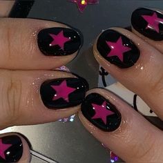 Punk Acrylic Nails Short, Pink Black Nails, Stars Nails, Chappel Roan, Hippie Nails