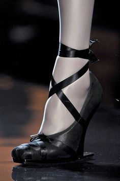 Dark Heels, Shoes Runway, Jean Paul Gaultier Haute Couture, Rock Jeans, Ballet Heels, Shoes Quotes, Gelang Manik, Pointe Shoes, Lemon Pepper