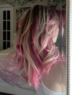 Pink Chunky Highlights, Lavender And Blonde Hair, Pink And Blonde Hair, Chunky Highlights, Hair Inspiration Short, Y2k Pink, Hair A, Dyed Hair, Hair Inspo