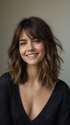 Fringe Hairstyles Short Shoulder Length, Short Hair And Bangs Straight, Shag Hairstyle Side Part, Wavy Haircut Side Part, Haïr Cut Medium Length Hair, Thick Hair Haircut With Bangs, Side Part Shag Haircut Short, Haïr Cut With Side Bangs, Layered Hair Bangs Medium