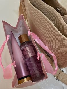 victoria’s secret Victoria's Secret Velvet Petals, Perfume Victoria Secret, Koleksi Makeup, Lotion Gift, Body Splash, Victoria Secret Perfume, Pink Girly Things, Pink Vibes, روتين العناية بالبشرة