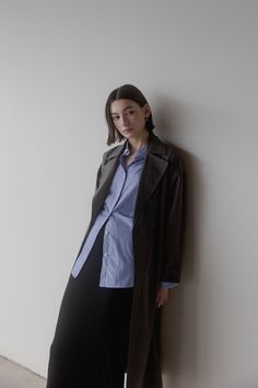 Modern Oversized Outerwear For Work, Elegant Relaxed Fit Outerwear For Business Casual, Elegant Business Outerwear In Relaxed Fit, Elegant Business Outerwear With Relaxed Fit, Sleek Oversized Outerwear For Work, Timeless Double-breasted Workwear Outerwear, Timeless Double-breasted Outerwear For Work, Minimalist Long Sleeve Fall Outerwear, Minimalist Long Sleeve Outerwear For Work