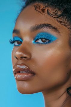 Are you tired of the same old eyeshadow looks? Do you want to enhance your natural eye color and make it pop? I have 29 stunning blue eyeshadow aesthetic makeup looks that will inspire you Bold Blue Eyeshadow, Navy Blue Eyeshadow, Blue Eyeshadow For Brown Eyes, Aesthetic Makeup Looks, Bright Blue Eyeshadow, Blue Eyeshadow Aesthetic, Navy Makeup, Eyeshadow Aesthetic, Spongebob Musical