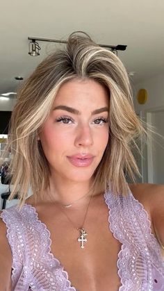 Ally Yost Hair, Ally Yost, Naturally Wavy Hair Cuts, Blonde Hair Dark Eyebrows, Summer Hair Color Ideas, Wavy Haircuts, Hair Streaks, Natural Wavy Hair, Hair Tips Video