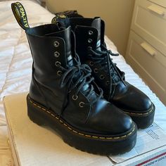 Doc Marten Jadon, Black Docs, Doc Martens Combat Boots, Vintage Doc Martens, Doc Martens Shoes, Grunge Shoes, Jadon Boots, Hair Change, Doc Martens Boots