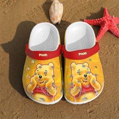 Introducing the Winnie The Pooh Clogs G95 – a delightful footwear choice for all Disney enthusiasts! These clogs feature a Cartoon Pooh Bear, Clog Fashion, Crocs For Men, Disney Crocs, Yellow Crocs, Crocs Outfit, Crocs Clog, Crocs Crocband, Crocs Clogs