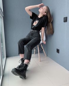 Salem Summer Outfits, Outfit Inspirations Simple, Black Denim Jeans Outfit, Mafia Queen, Aesthetic Style, Looks Black, Fashion Aesthetic, Outfit Casual