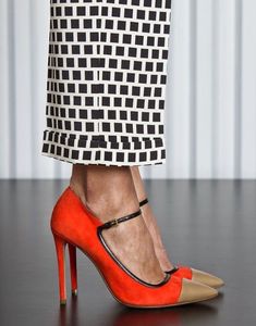 Etro Resort, Orange Shoes, Elegante Casual, Looks Black, Fabulous Shoes, Shoe Closet, 2015 Fashion, Shoe Obsession, Shoe Lover