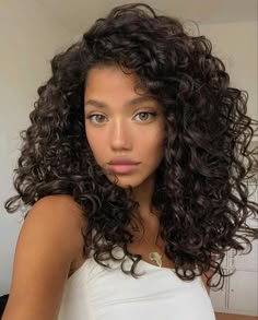 Beautiful Curly Hair, Haircuts For Curly Hair, Curly Hair Inspiration, Curly Girl Hairstyles, Curly Hair Tips, Curly Hair Cuts, Short Curly Hair, Long Curly Hair, Long Curly