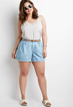 Plus Size Shorts Outfits, Plus Size Shorts Outfit Summer, Midsize Shorts, Plus Size Shorts Outfit, Short Curvy, Weekend Mode, Plus Size Summer Outfits, Curvy Fashionista, Shorts Plus Size