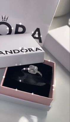 Rings From Pandora, Pandora Diamond Rings, Cute Pandora Rings, Pandora Rings On Hand, Pandora Rings Aesthetic, Promise Ring Pandora, Pandora Promise Rings, Pandora Set, Promise Rings Pandora