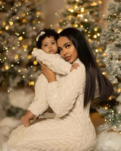 Mommy Daughter Photoshoot, Mommy Daughter Pictures, Christmas Pictures Outfits, Cute Pregnancy Pictures, Mommy And Baby Pictures, Mommy And Me Photo Shoot, Maternity Photoshoot Poses, Family Christmas Pictures, Mommy Goals