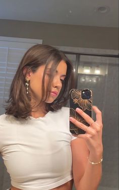 Lob Haircut No Layers, Shoulder Length Brunette Hair Straight, Hair Cuts Short Ideas, Brunette Haircut Ideas Shoulder Length, Shoulder Length Brunette Hair With Bangs, Hair Cuts Collar Bone Length, Clean Girl Haircut, Brunette Long Bob Straight, Hair Shoulder Length Straight