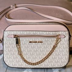 Brand New Leather Michael Kors Crossbody Michael Kors Blush Crossbody Bag, Michael Kors Pink Crossbody Bag, Blush Travel Bags With Branded Hardware, Crossbody Michael Kors, Leopard Print Bag, Trendy Purses, Bag Michael Kors, Crossover Bags, Handbag Essentials