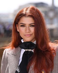 Zooey Deutch, Zendaya Red Hair, Red Hair Inspiration, Dyed Curly Hair, Red Hair Inspo, Ginger Hair Color, Bright Red Hair, Colored Curly Hair, Dyed Natural Hair