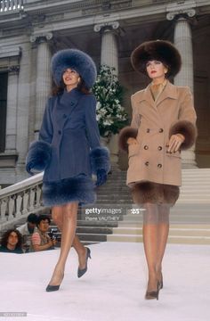 Two Models, Fur Hats, 영감을 주는 캐릭터, Mode Inspo, Looks Chic