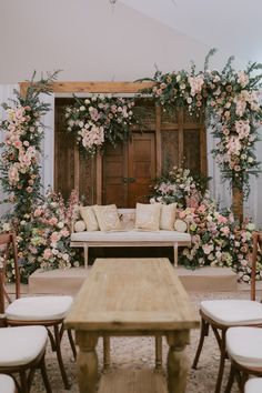 10 Chic Home Decor Ideas (That Designers Use)Looking for some new home decor ideas to take your place to the next levelI got youKeep reading to find easy ideas to style every room in your house... Wedding Dais Pelamin, Weeding Stages, Pelamin Outdoor, Rustic Wedding Background, Rustic Wedding Stage, Solemnisation Decor, Dais Wedding, Engagement Background Decoration, Wedding Dais