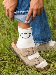 Slides With Socks Outfit, Cute Socks Outfit, Socks With Sandals, Birkenstock With Socks, September Mood, Sandals With Socks, Heart Graphics, Sock Set