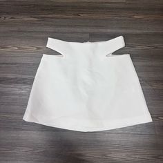 White, Cut Out Zara Skirt. Never Worn. White Mini Skirt For Summer Night Out, Chic White Mini Skirt, White Skirt For Spring Night Out, Elegant White Mini Skirt For Day Out, White Zara Skirt For Spring, Zara White Skirt For Spring, Chic White Stretch Skort, Chic White Skort For Spring, White Relaxed Fit Mini Skirt For Day Out