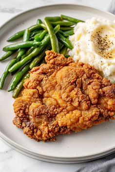 Chicken fried steak is an old-fashioned classic that never goes out of style! The crispy batter turns ordinary steak into a truly indulgent experience. Homestyle Recipes, Fried Meat, Breaded Steak, Beef Entrees, Potluck Ideas