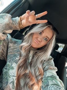 Camo Hunting Outfit, Camo Jacket Outfit Aesthetic, Cute Hunting Outfits For Women, Hunting Hairstyles, Hunting Fits, Hunting Instagram Pictures, Hunting Aesthetic Girl, Girl Hunting Outfits