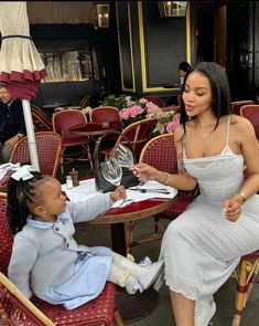 Cute Pregnancy Pictures, Mommy And Baby Pictures, Icy Girl, Mommy Moments, Business Woman Successful, Moms Goals, Mommy Dearest, Mommy Goals, Parent Life