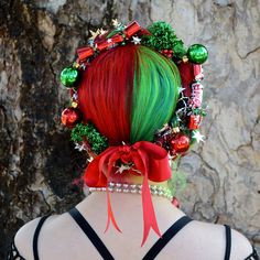 Christmas hair wreath Holiday Hair Color, Colored Hairstyles, Event Hairstyles, Trendy We Fryzurach, Hair Christmas, Vivid Hair, Colorful Hairstyles, Rainbow Hair Color, Holiday Hair