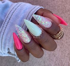 Ongles Bling Bling, Unghie Sfumate, Stiletto Nails Designs, Dipped Nails, Pretty Acrylic Nails, Fancy Nails, Dope Nails, Short Acrylic Nails, Nail Arts