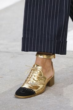 Chanel 2015, Mode Tips, Paris Mode, Statement Shoe, Chanel Spring, Gold Shoes, Olivia Palermo, Fabulous Shoes, Shoe Obsession