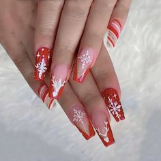 Red Fake Nails With Snowflake Color Tone: Red Line Nail Shape: Ballet Nail Length: Long Nail Pattern: Stripe,Holiday Elements Nail Finishes: Glossy Nail Tip Designs, Red Christmas Nails, Holiday Nail Designs, Christmas Nails Easy, Cute Christmas Nails, Snowflake Nails, Christmas Nails Acrylic, Festival Nails, Xmas Nails