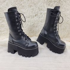 Platfrom Shoes, Platform Boots Aesthetic, Botas Goth, Combat Boots Platform, 90s Platform Shoes, Ankle Combat Boots, Goth Boots, Platform Combat Boots, Alternative Shoes