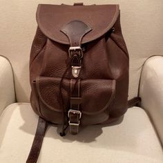 Large Roots Chocolate Brown Leather Backpack Great Condition! Adjustable And Very Spacious Silver Hardware Brown Leather Backpack, Brown Silver, Silver Hardware, Full Grain Leather, Chocolate Brown, Leather Backpack, Brown Leather, Backpacks, Man Shop