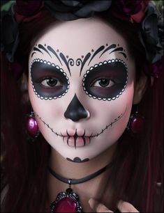 Subtle Day Of The Dead Makeup, Dia De Los Muertos Face Paint Ideas, Candy Skull Makeup, Catrina Makeup, Skull Makeup Tutorial, Halloween Makeup Sugar Skull, Fashion Outfits Summer, Necklace B, Dead Makeup