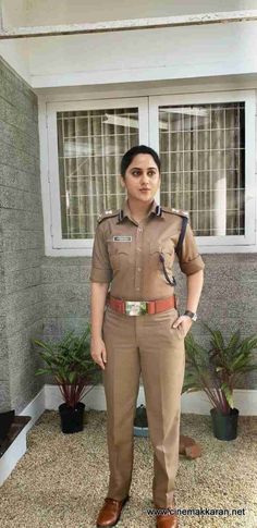 Female Cop Costume, Kerala Saree Blouse, Kerala Saree Blouse Designs, Khakis Outfit, Police Outfit, Police Costume, Best Jeans For Women, Police Uniforms