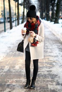 25 Stylish Winter Outfits From Pinterest to Copy Now | StyleCaster Stylish Winter Outfits, Ray Ban Aviator, Bohol, Outfit Trends, French Chic, White Coat, Cold Weather Outfits