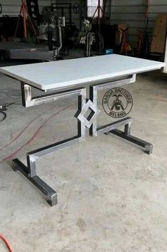 a table that is sitting in the middle of a garage