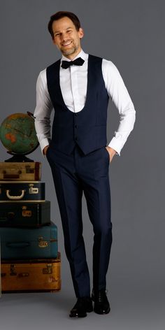 I HATE THIS VEST. Would want a more progressive (new style) cut. or a cummerbund and suspenders. Mens Suit Jackets, Casual Wedding Groom, Unique Suits, Vest Coats, Groomsmen Vest, Men Dresses, Groom Suit Grey, Mens Formalwear, Waistcoat Designs