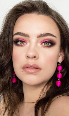 Spring 2018 Eye Makeup Idea   Created using Pat McGrath Labs MOTHERSHIP: Subversive 'La Vie en Rose' eyeshadow palette | Hot pink smokey eye makeup look | Shop the look at PATMcGRATH.COM | Makeup artist @juliaadamsmua on Instagram Fuchsia Makeup, Rosa Make-up, Makeup Cantik, Pink Smokey Eye, Smokey Eye Makeup Look