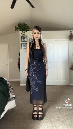 90s Prom Outfit, Alt Graduation Outfit, Alt Beachy Outfits, Whimsigoth Outfits Casual, Focused Aesthetic, Mode Inspo, Outfit Inspo Fall, Guest Outfit