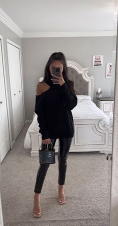 Fall Dinner Outfit Classy, Classy Dinner Outfits, Fall Dinner Outfit, Dinner Outfit Classy, One Shoulder Sweater, Black Fall Outfits, Classy Dinner, Black Chicks