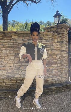 Teanna Taylor Outfits, Baggy Tomboy Outfits, Tyanna Taylor, Aleyah Lavelle, Teanna Taylor, Baggy Sweatshirt, Jogging Suits