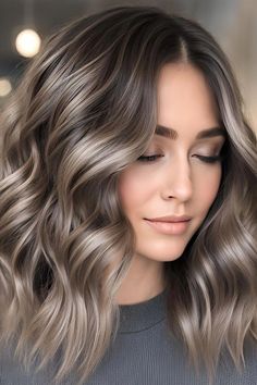 Do you want to know how to tone brown hair to ash? If your brunette hair has developed brassy tones or unwanted shades of red, orange or... Wella Brown Hair Color, Fall Ash Brown Hair, Ash Toner On Brown Hair, Brassy Brunette, Cool Tone Hair, Tone Brown Hair, Bronde Balayage Hair, Teasy Lights, Grey Brown Hair